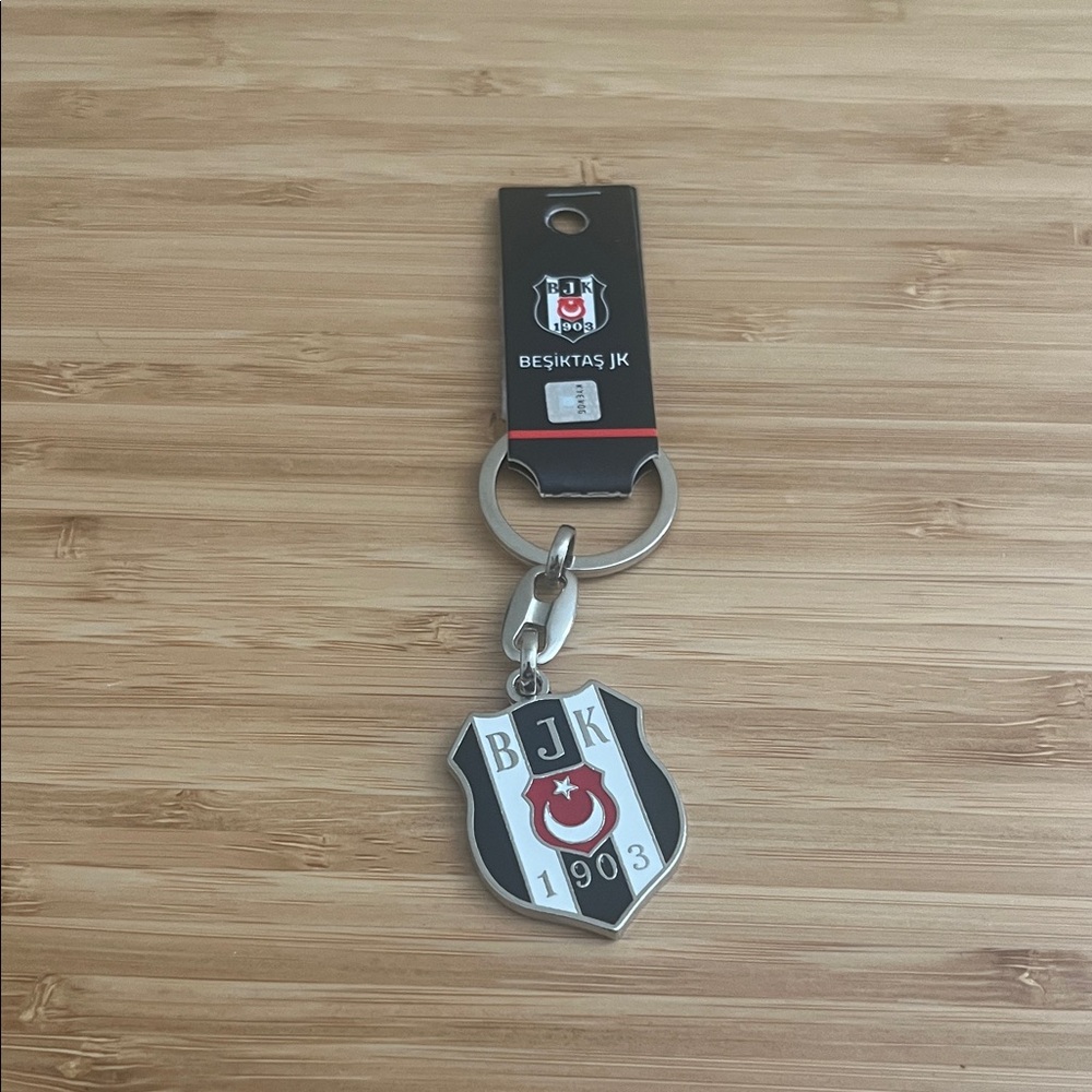 Bjk sports team keychain